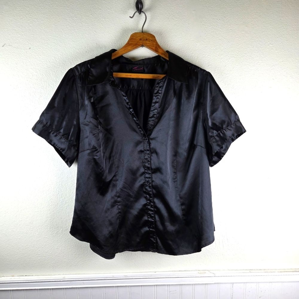 Women's Torrid Plus Size Capsule Closet Elegant Black Satin Blouse Size 3xl